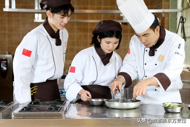 女孩子初中畢業(yè)學(xué)哪些專業(yè)比較好(初中畢業(yè)的女孩子可以學(xué)什么技術(shù))圖2