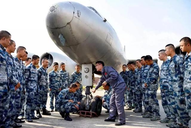 成都航空技術(shù)學(xué)校學(xué)校費用是多少(四川航空學(xué)校成都空乘學(xué)校)