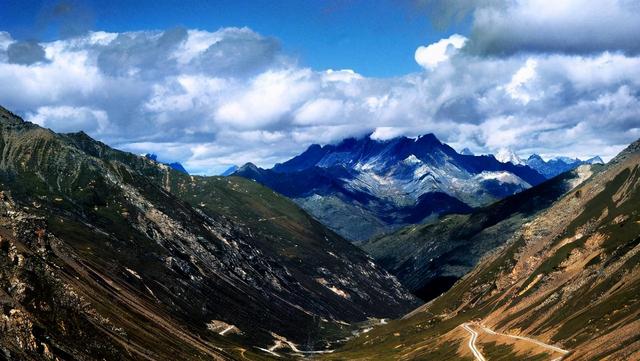 四川省旅游學(xué)校有哪些專業(yè)(樂(lè)山旅游學(xué)校有哪些專業(yè))