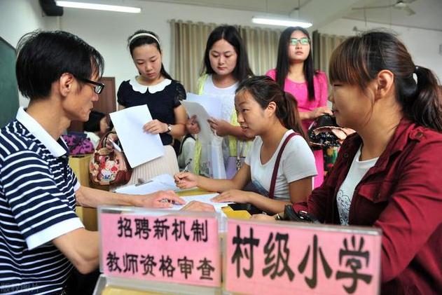 初中畢業(yè)成績不好讀什么學校好(女孩成績不好初中畢業(yè)讀什么學校好)