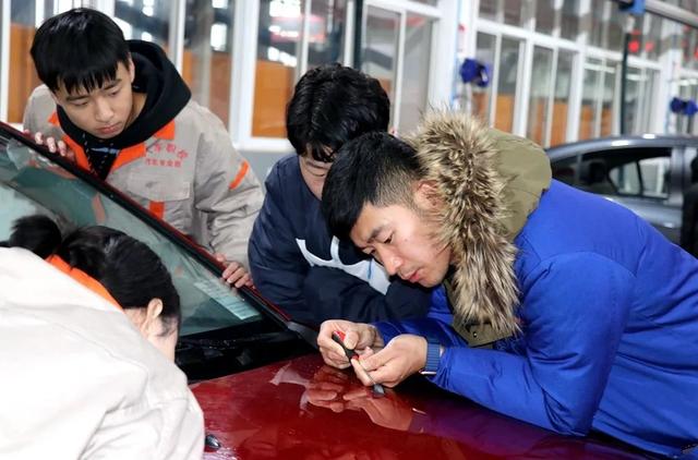 成都龍泉汽車職業(yè)學(xué)校(成都龍泉汽車職業(yè)學(xué)校教師招聘)