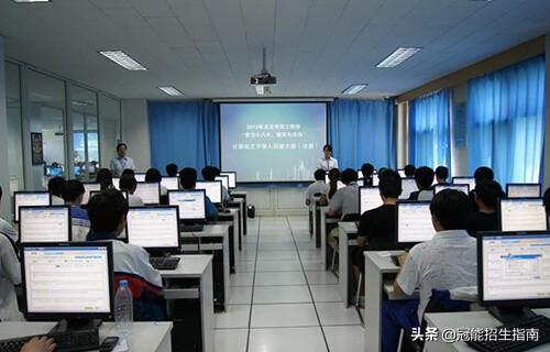 四川省衛(wèi)生學校學費多少錢(四川省衛(wèi)生學校招聘)